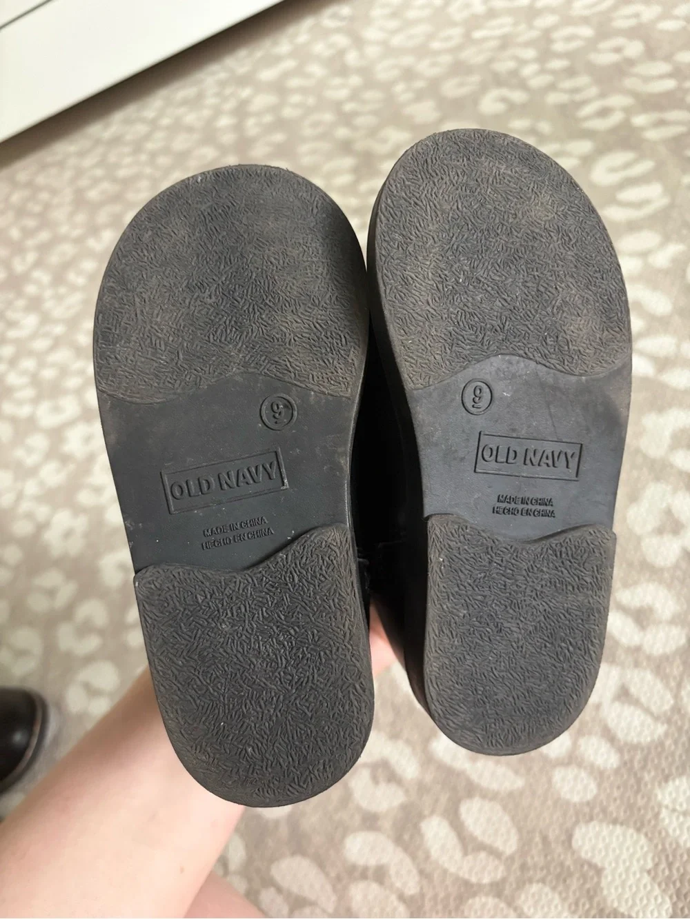 Old Navy toddler 9 booties